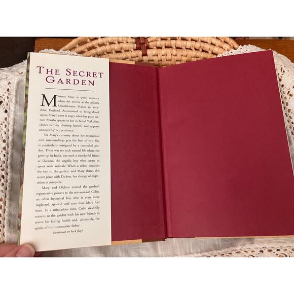 The Secret Garden: 2001 Barnes & Noble Children's Classic Hardcover - Picture 2 of 5